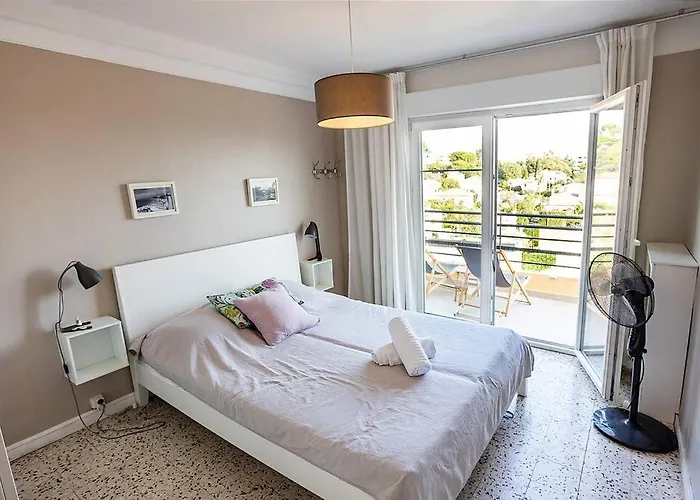 Two Bedroom In Lejlighed Antibes