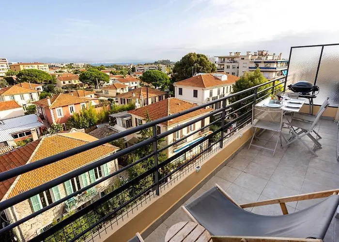 Two Bedroom In דירה